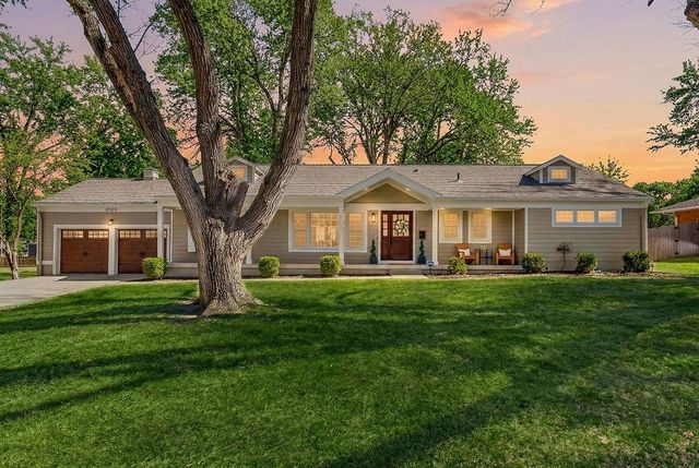 8909 Cherokee Lane, Leawood, KS 66206