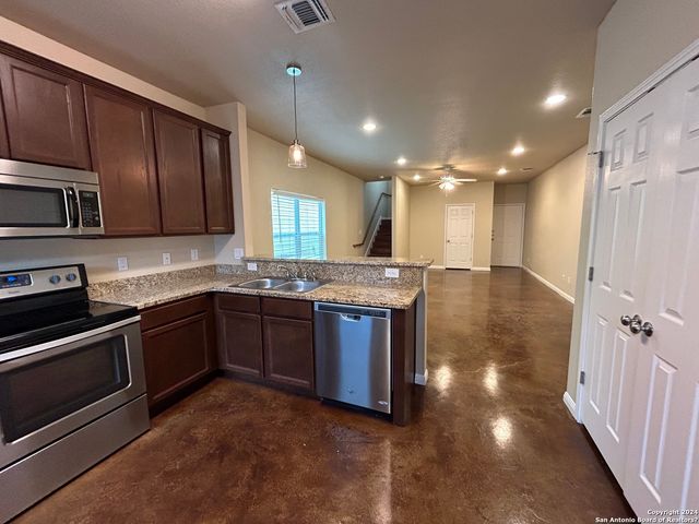 570 Advantage, New Braunfels, TX 78130