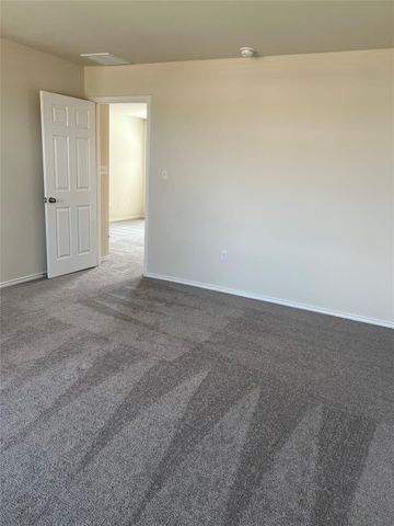 499 Tree Nut LOOP, Buda, TX 78610