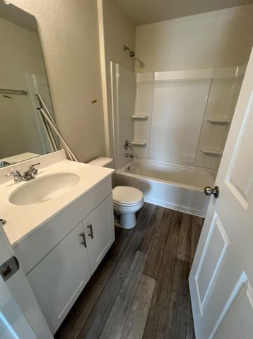 499 Tree Nut LOOP, Buda, TX 78610