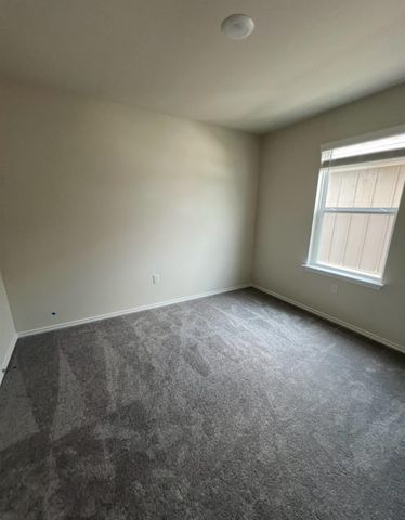 499 Tree Nut LOOP, Buda, TX 78610