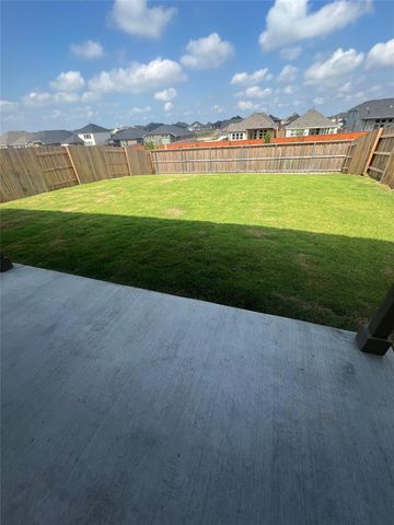 499 Tree Nut LOOP, Buda, TX 78610
