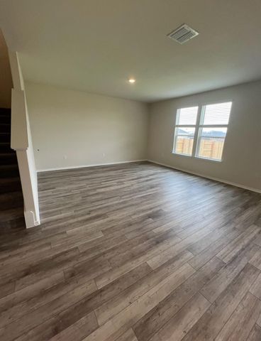 499 Tree Nut LOOP, Buda, TX 78610