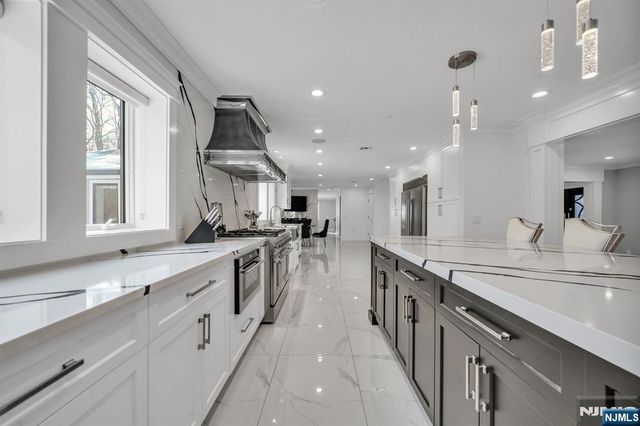 315 Freemans Lane, Franklin Lakes, NJ 07417