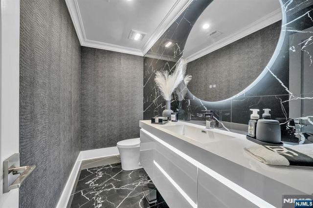 315 Freemans Lane, Franklin Lakes, NJ 07417