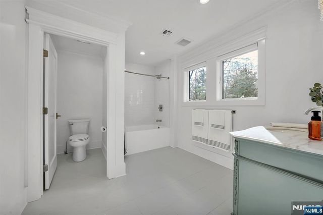 315 Freemans Lane, Franklin Lakes, NJ 07417