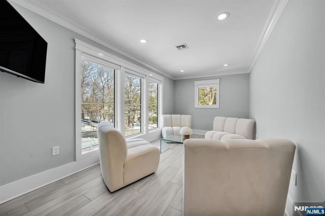 315 Freemans Lane, Franklin Lakes, NJ 07417