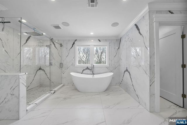 315 Freemans Lane, Franklin Lakes, NJ 07417