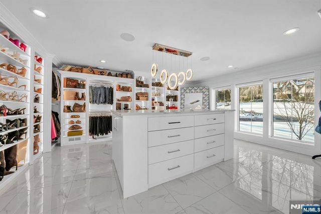 315 Freemans Lane, Franklin Lakes, NJ 07417