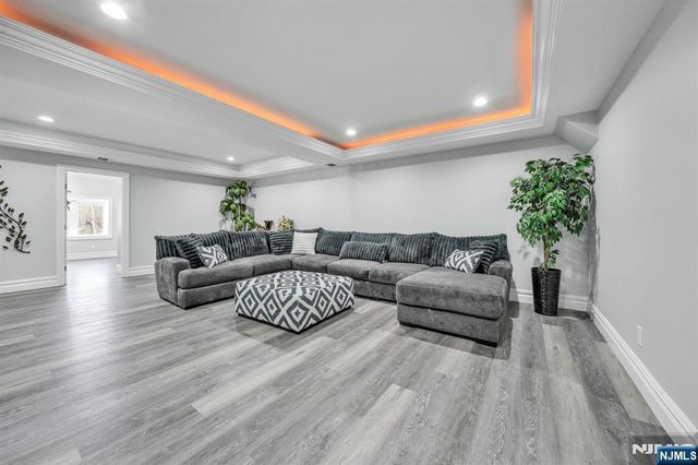 315 Freemans Lane, Franklin Lakes, NJ 07417