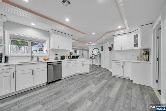 315 Freemans Lane, Franklin Lakes, NJ 07417