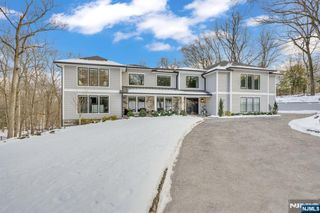 315 Freemans Lane, Franklin Lakes, NJ 07417