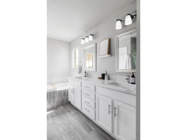 15469 W Baltic Ave, Lakewood, CO 80228