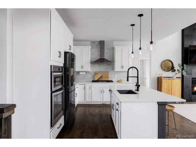 15469 W Baltic Ave, Lakewood, CO 80228