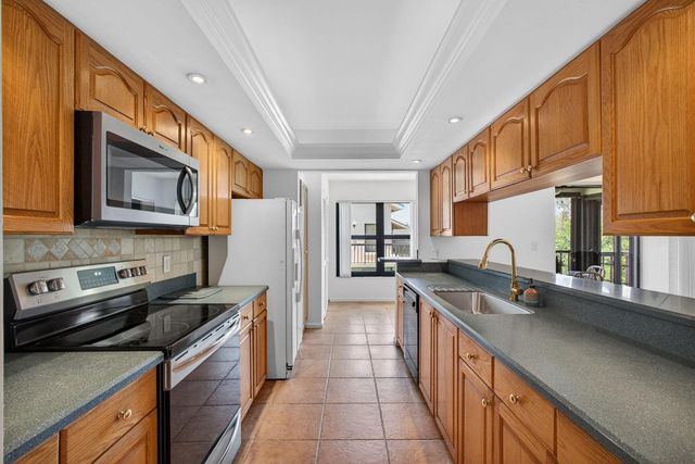 2102 Fairway Drive S, Jupiter, FL 33477