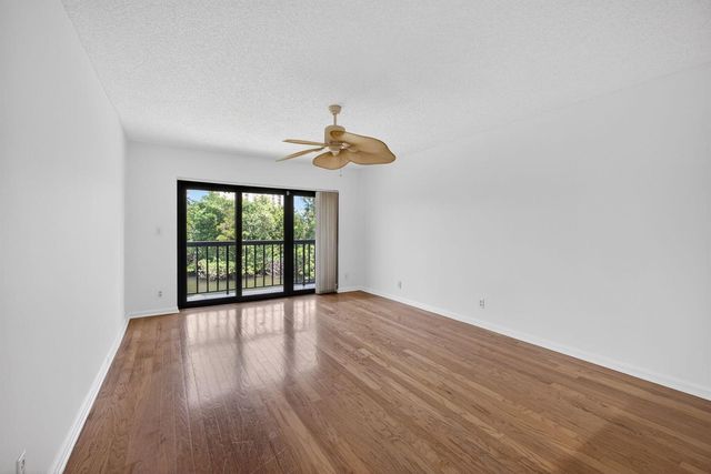 2102 Fairway Drive S, Jupiter, FL 33477
