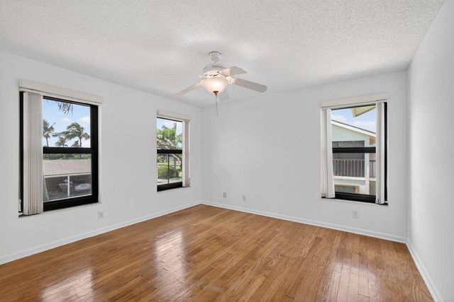 2102 Fairway Drive S, Jupiter, FL 33477