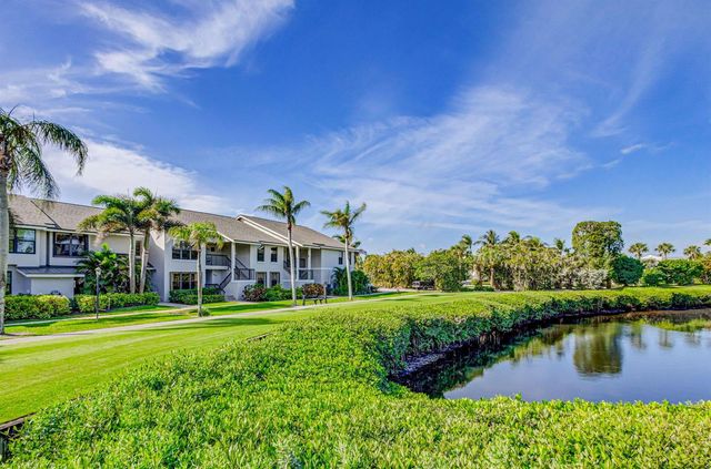2102 Fairway Drive S, Jupiter, FL 33477