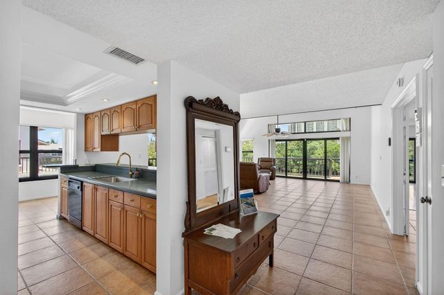 2102 Fairway Drive S, Jupiter, FL 33477