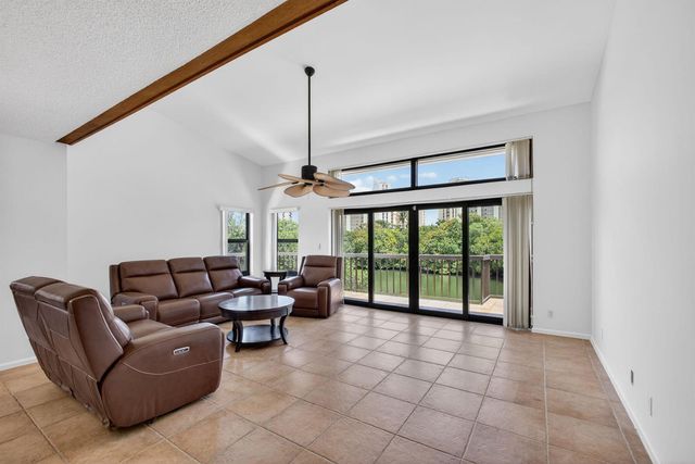 2102 Fairway Drive S, Jupiter, FL 33477