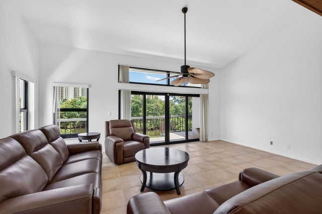 2102 Fairway Drive S, Jupiter, FL 33477
