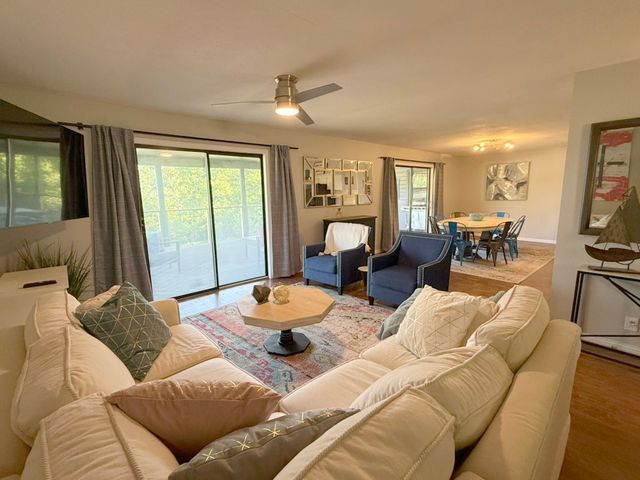 20386 Valley Drive, Rogers, AR 72756
