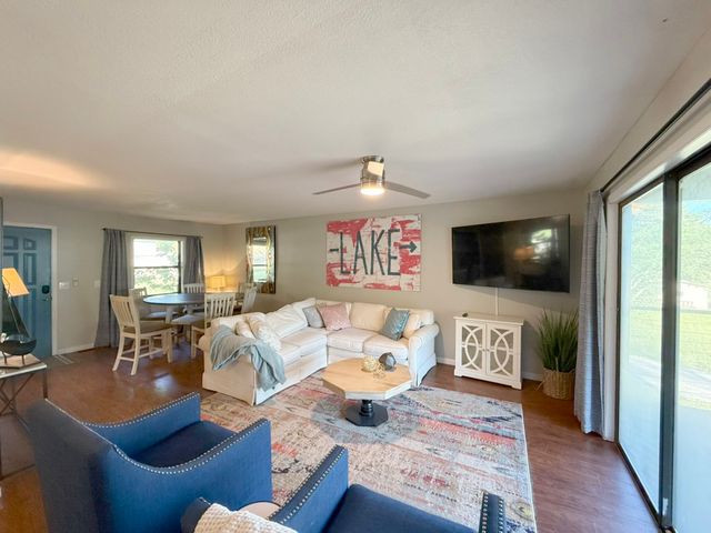 20386 Valley Drive, Rogers, AR 72756