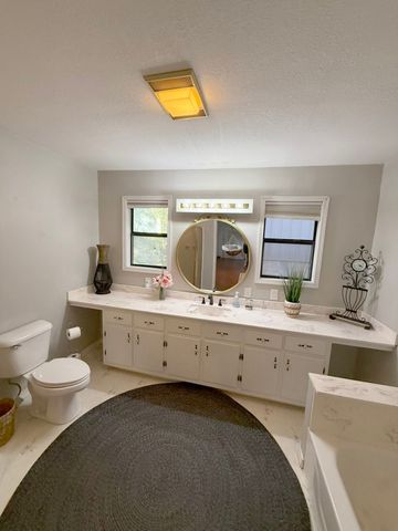 20386 Valley Drive, Rogers, AR 72756
