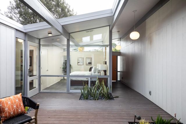 956 Trophy Drive, Mountain View, CA 94040