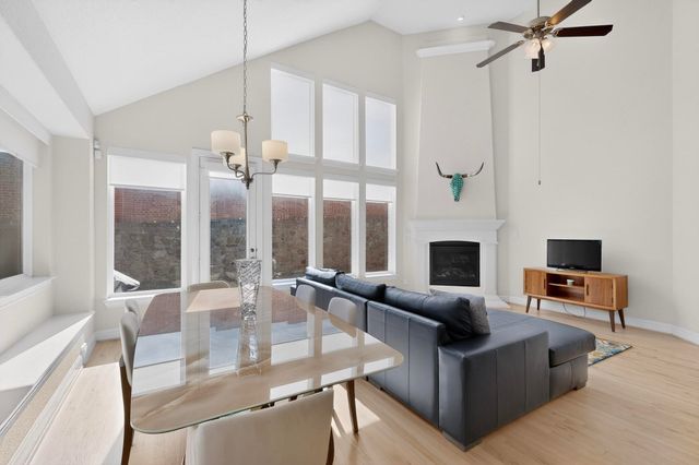 312 Chandan Way, Irving, TX 75063