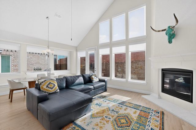 312 Chandan Way, Irving, TX 75063