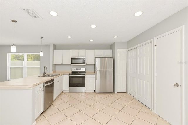 1215 39TH STREET W, Bradenton, FL 34205