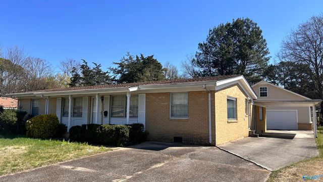 2106 Giles Drive, Huntsville, AL 35811