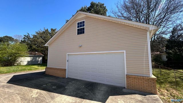 2106 Giles Drive, Huntsville, AL 35811