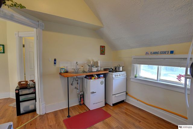 502 N 32nd Street, Omaha, NE 68131