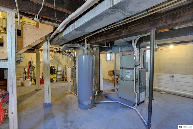 502 N 32nd Street, Omaha, NE 68131