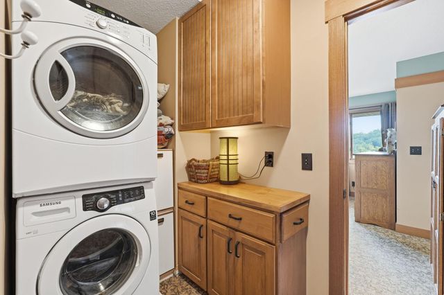 469 County Road E, Hudson, WI 54016