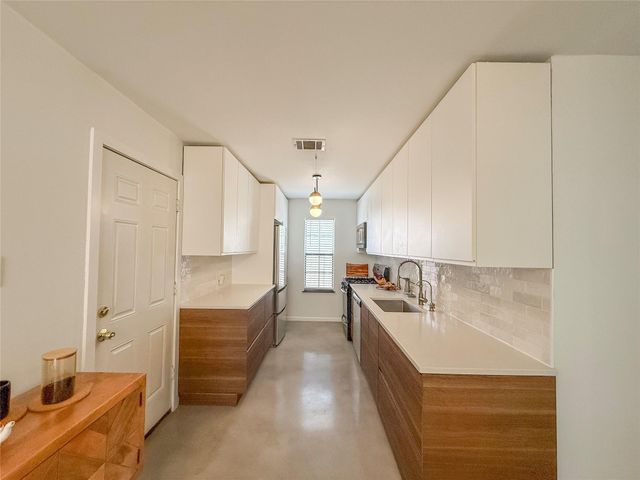 2313 Thornwild PASS, Austin, TX 78758