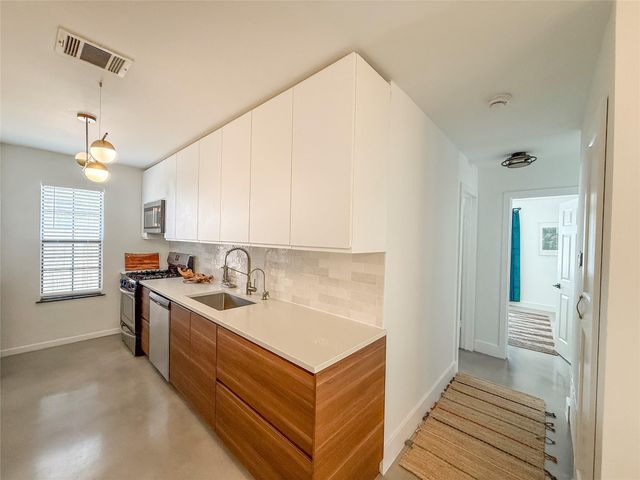 2313 Thornwild PASS, Austin, TX 78758