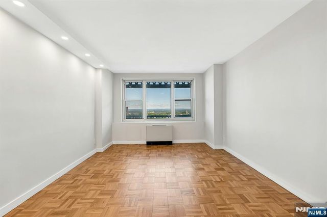 2000 Linwood Avenue 14D, Fort Lee, NJ 07024