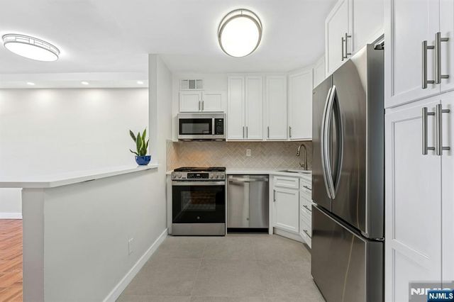 2000 Linwood Avenue 14D, Fort Lee, NJ 07024