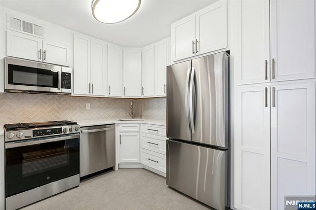 2000 Linwood Avenue 14D, Fort Lee, NJ 07024