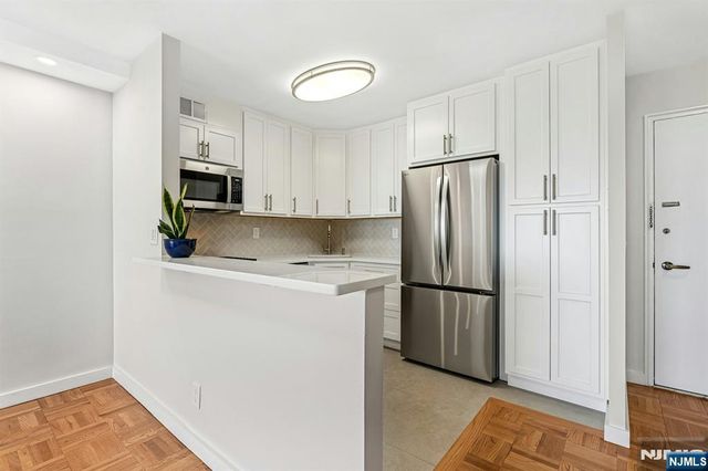 2000 Linwood Avenue 14D, Fort Lee, NJ 07024