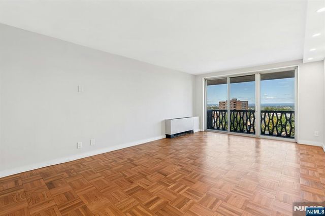 2000 Linwood Avenue 14D, Fort Lee, NJ 07024