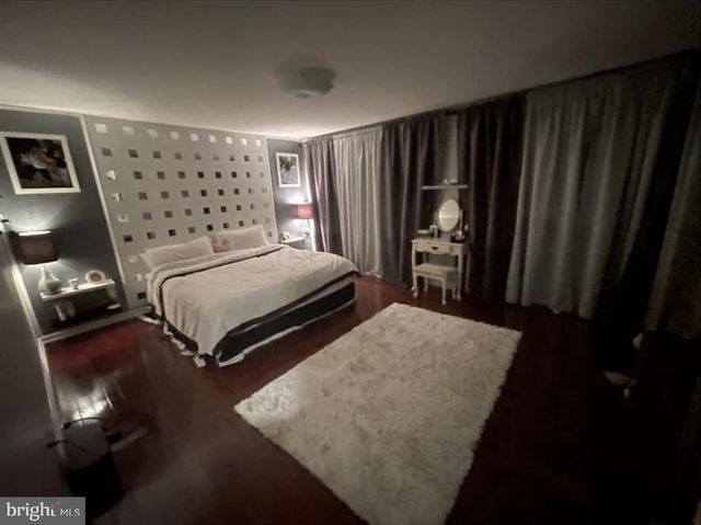 8 DELAWARE DR, Bordentown, NJ 08505