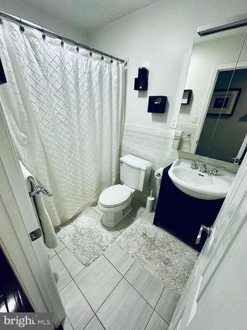 8 DELAWARE DR, Bordentown, NJ 08505