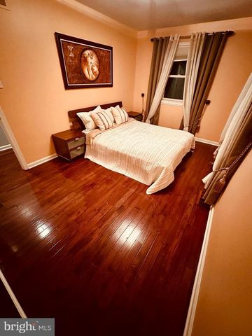 8 DELAWARE DR, Bordentown, NJ 08505