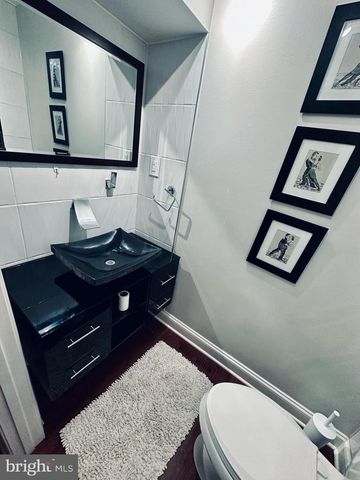 8 DELAWARE DR, Bordentown, NJ 08505