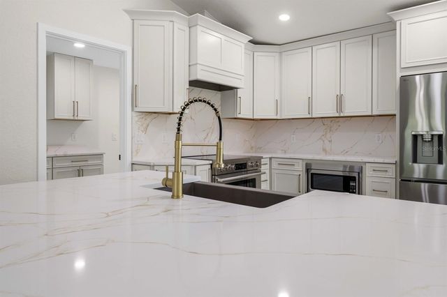 9086 GROVE ROAD, Brooksville, FL 34613