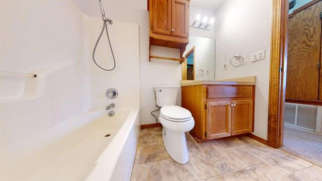 405 N Missouri Street, Elmore City, OK 73433